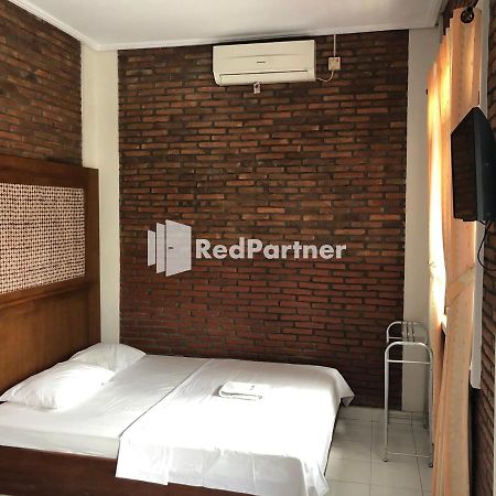 Rifka Annisa Guesthouse Syariah Redpartner Yogyakarta Exterior photo