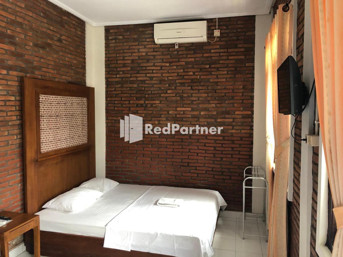 Rifka Annisa Guesthouse Syariah Redpartner Yogyakarta Exterior photo